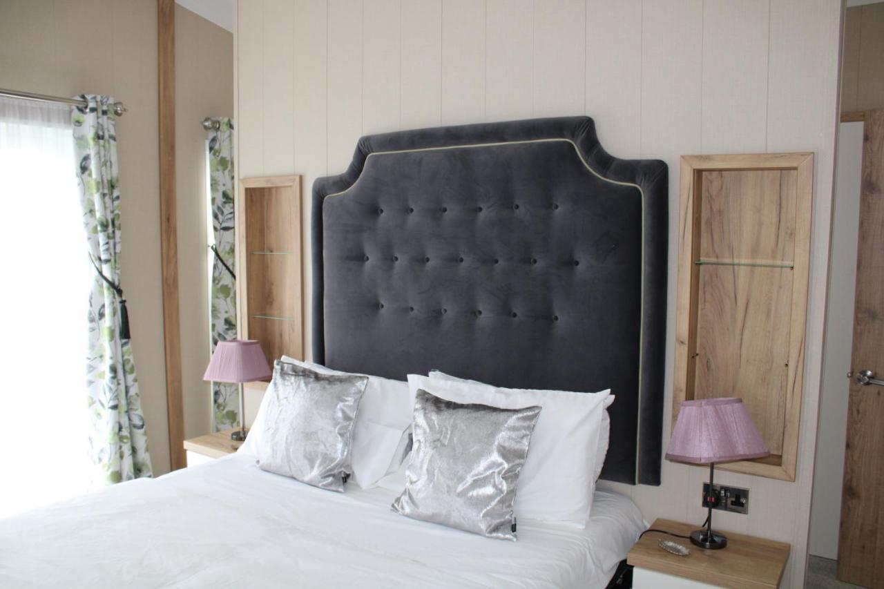Luxury Lodge On Edge Of New Forest And 800M From Sea Entertainment And Leisure Passes Included Milford on Sea Exterior foto